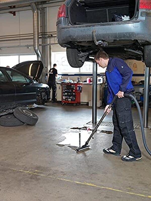 Découvrez notre analyse complète de l'aspirateur Nilfisk Attix 30-21 PC : performances, avantages et inconvénients pour vos besoins quotidiens de nettoyage.