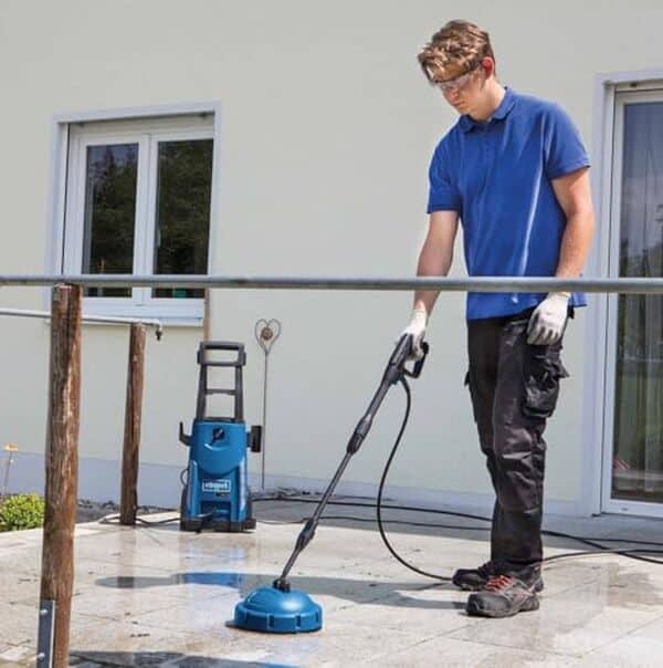 Découvrez notre test complet du nettoyeur haute pression Scheppach HCE2600 : un outil ultra performant et puissant pour un nettoyage optimal de vos espaces extérieurs. Explorez ses caractéristiques, avantages et avis d'experts.