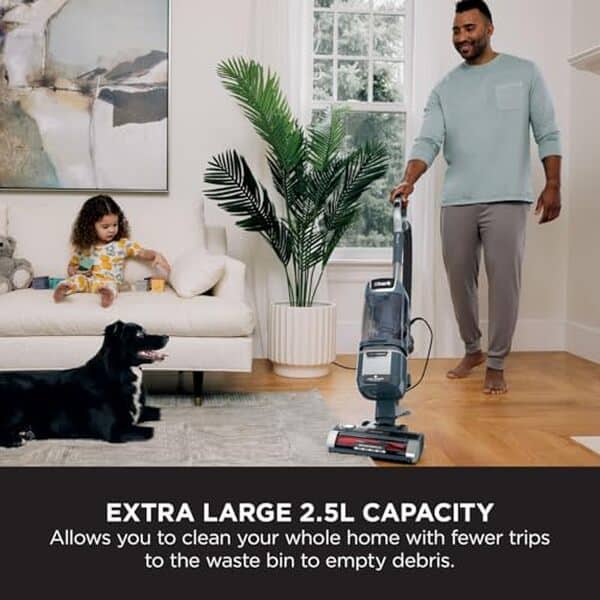 Découvrez notre test complet de l'aspirateur Shark NZ780UKT conçu pour les propriétaires d'animaux : efficacité, puissance, gestion des poils et entretien facilités au quotidien.