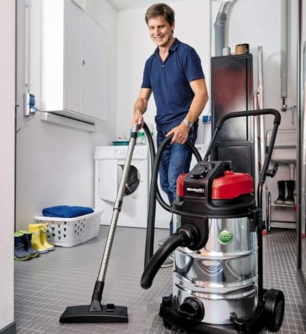 Découvrez notre test complet de l'aspirateur Einhell TE-VC 2230 SA : évaluation de sa puissance, sa polyvalence et ses avantages pour un ménage facilité.